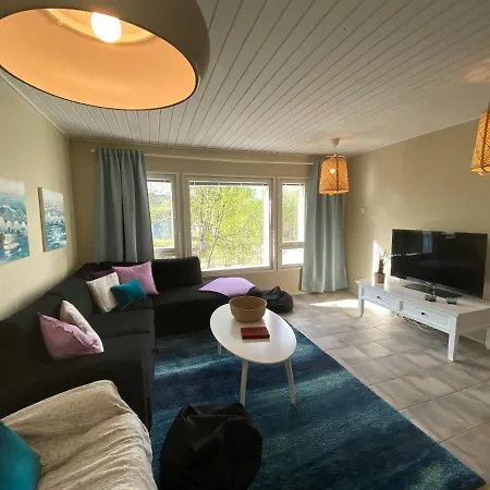 Arktika Porealtaallinen Moekki Nuorgamissa Tenojoen Ja Tunturien Vieressae * Nuorgam