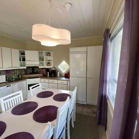 بيت للعطل Arktika Porealtaallinen Moekki Nuorgamissa Tenojoen Ja Tunturien Vieressae Nuorgam