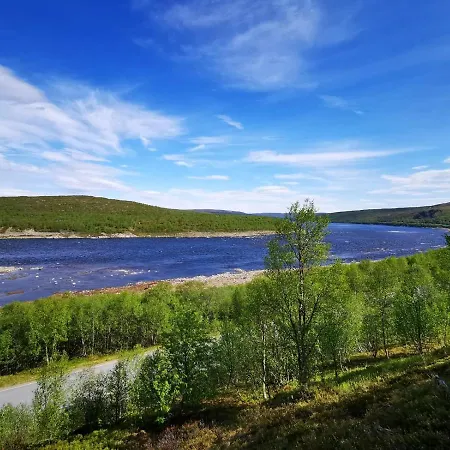 Tatil Evi Arktika Porealtaallinen Moekki Nuorgamissa Tenojoen Ja Tunturien Vieressae *
