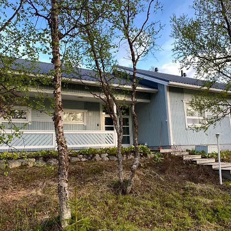 Arktika Porealtaallinen Moekki Nuorgamissa Tenojoen Ja Tunturien Vieressae *