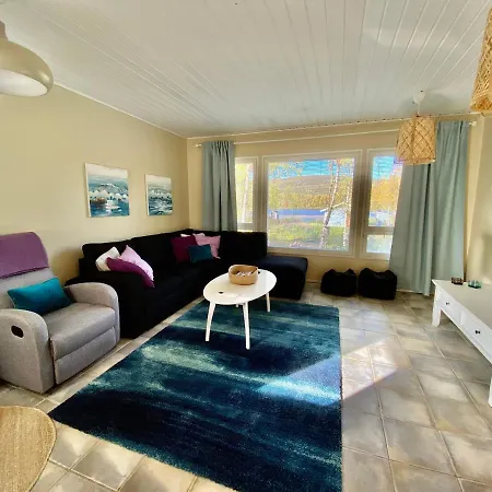 Arktika Porealtaallinen Moekki Nuorgamissa Tenojoen Ja Tunturien Vieressae *